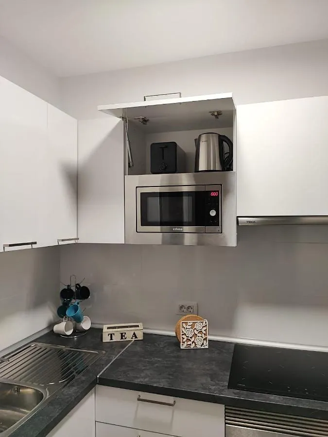 Апартаменты Paradise Beach Apartment, With Wifi And Stunning Sea Views Адехе